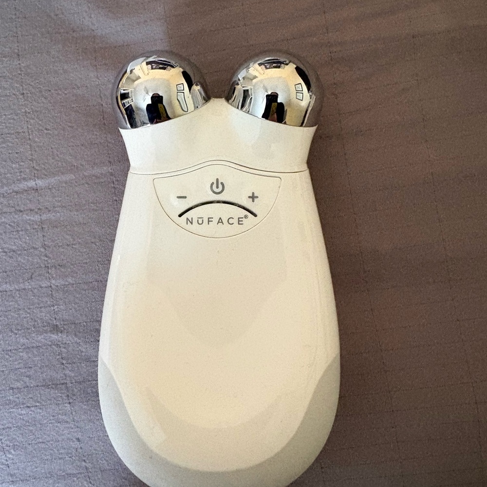 Never used NuFace Trinity Pro Facial Toning Device - Picture 11 of 16